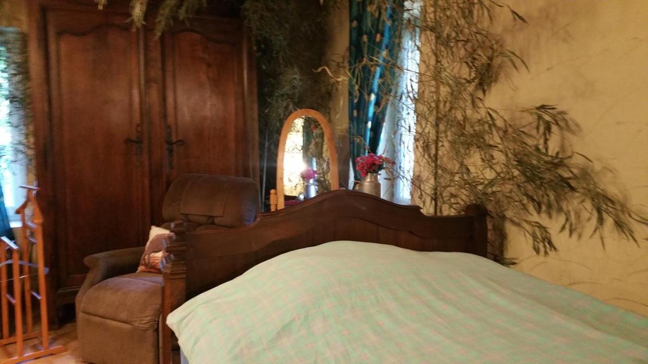 Bed and Breakfast BASSE-COUR DE MONTIN au 256 chemin de la rocaille à 38510 VEZERONCE CURTIN à Morestel Extérieur photo