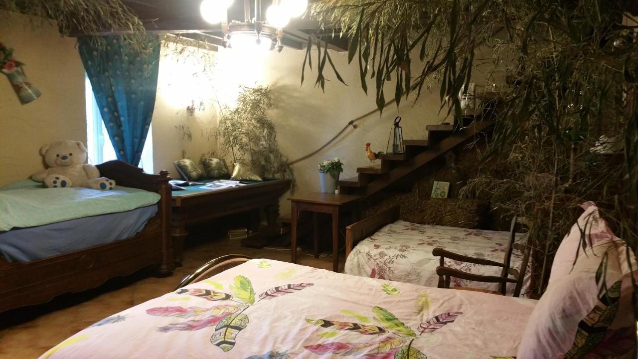 Bed and Breakfast BASSE-COUR DE MONTIN au 256 chemin de la rocaille à 38510 VEZERONCE CURTIN à Morestel Extérieur photo
