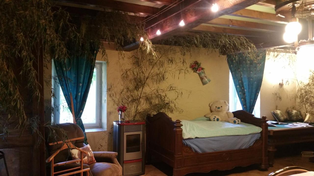 Bed and Breakfast BASSE-COUR DE MONTIN au 256 chemin de la rocaille à 38510 VEZERONCE CURTIN à Morestel Extérieur photo